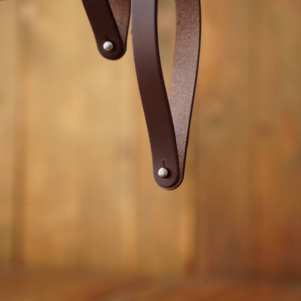 Brown leather hub shiners closure