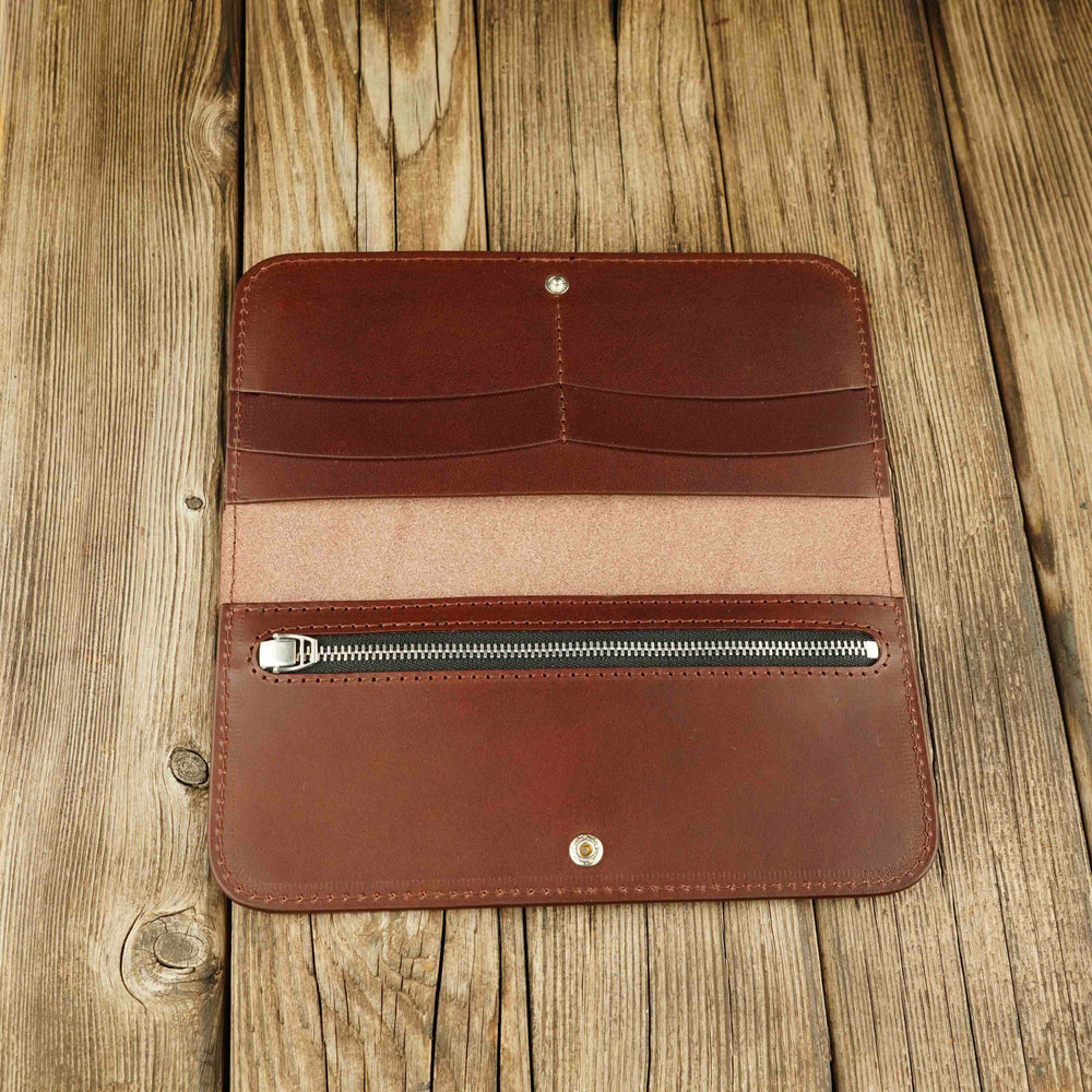 Women's Leather Wallet - Fold Souma Leather Brown, open, wooden background 