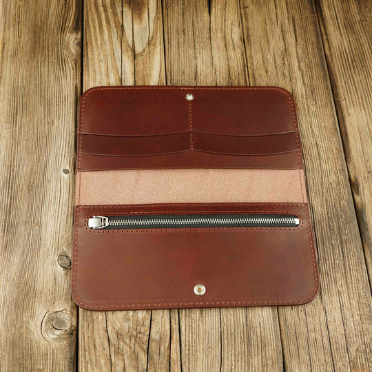 Women's Leather Wallet - Fold Souma Leather Brown, open, wooden background 