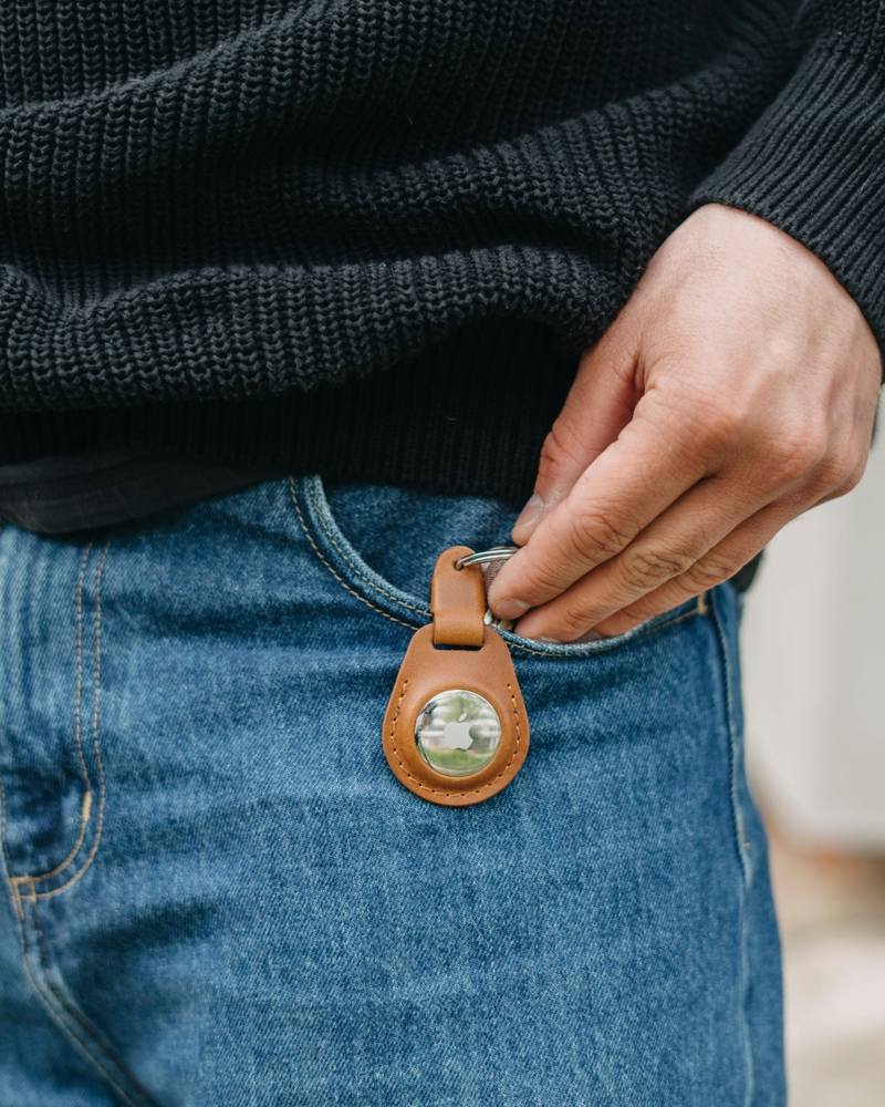 【関税込み】Apple Keyring - Ganni - Leather - Blue 7 Apple AirTag Accessories in 2024 - Apple AirTag Key Rings