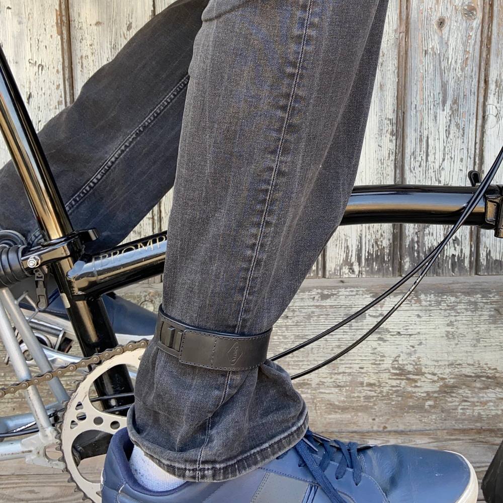 Black Leather Brompton wheel frame strap and trousers strap 2in1 - Brompton accessories - Souma Leather - on pants