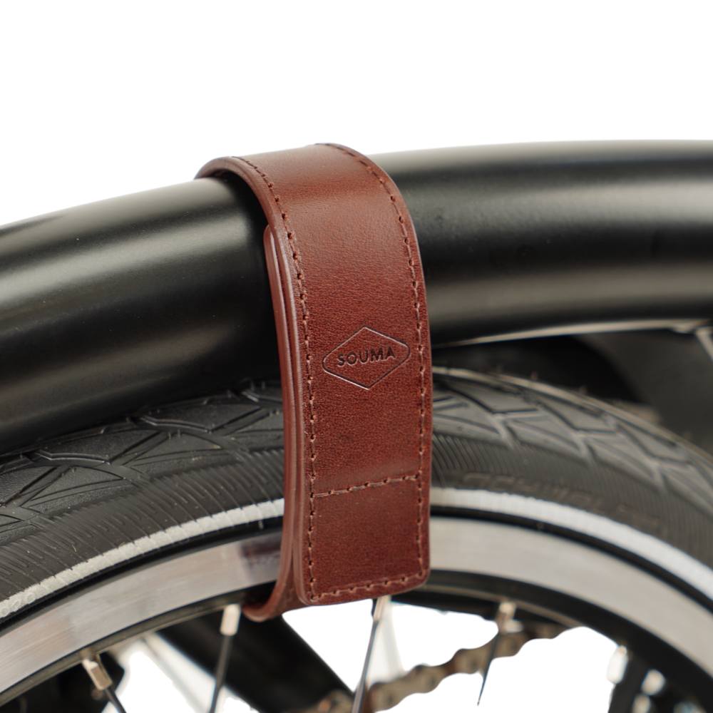 Brown Leather Brompton wheel frame strap and trousers strap 2in1 - Brompton accessories - Souma Leather - close up