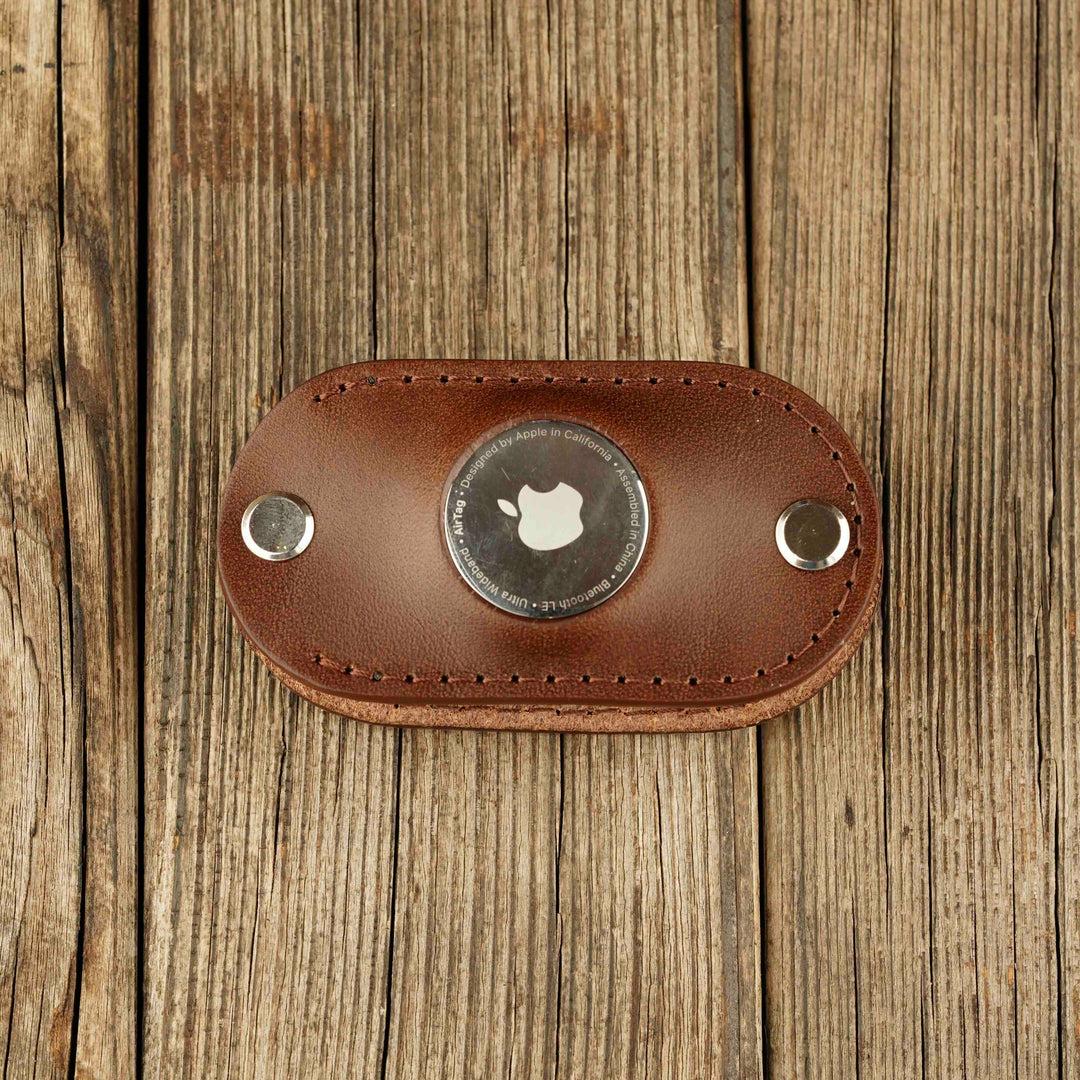 Apple AirTag key organizer Brown keys inside, airtag detail