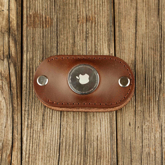 Apple AirTag key organizer Brown keys inside, airtag detail
