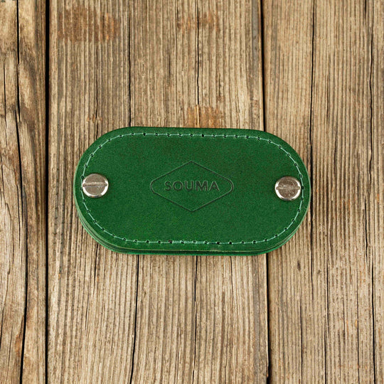 Apple AirTag key organizer Green keys inside, logo detail