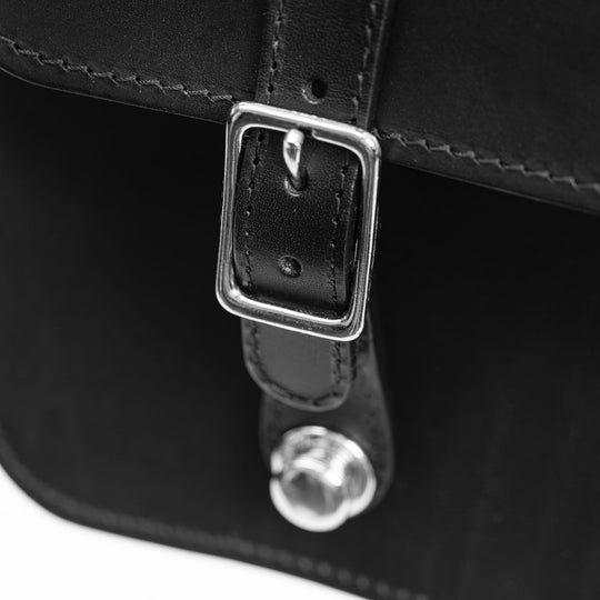 Brompton Bag / Leather Briefcase Souma Leather black close up view of closure system