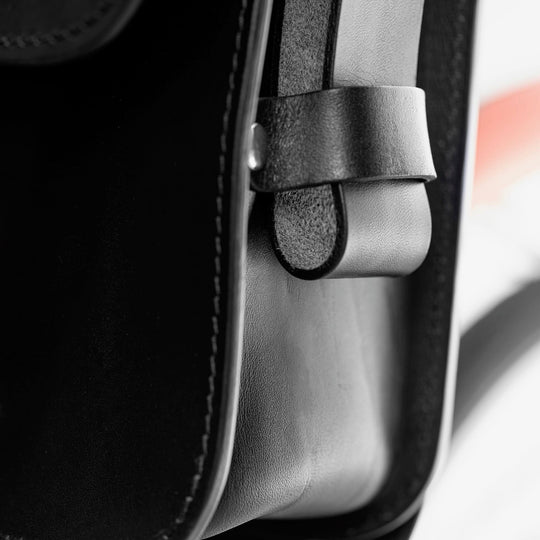 Brompton Bag / Leather Briefcase Souma Leather black detail of shoulder strap holder