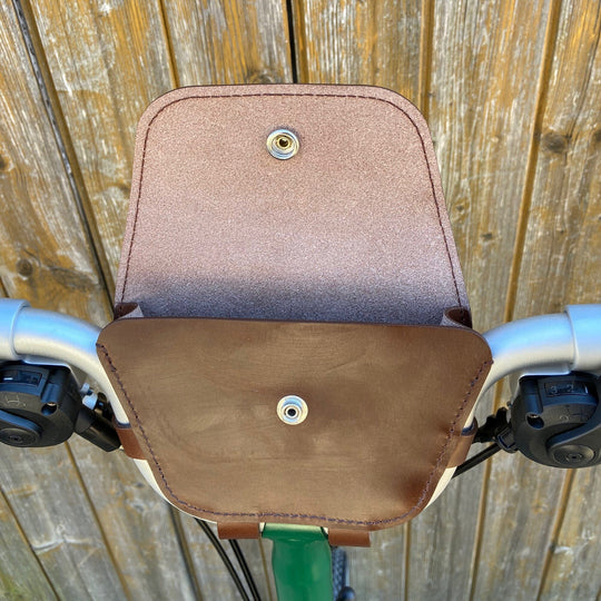Brompton 2017+ Leather Handlebar Bag Souma Leather open in bicycle