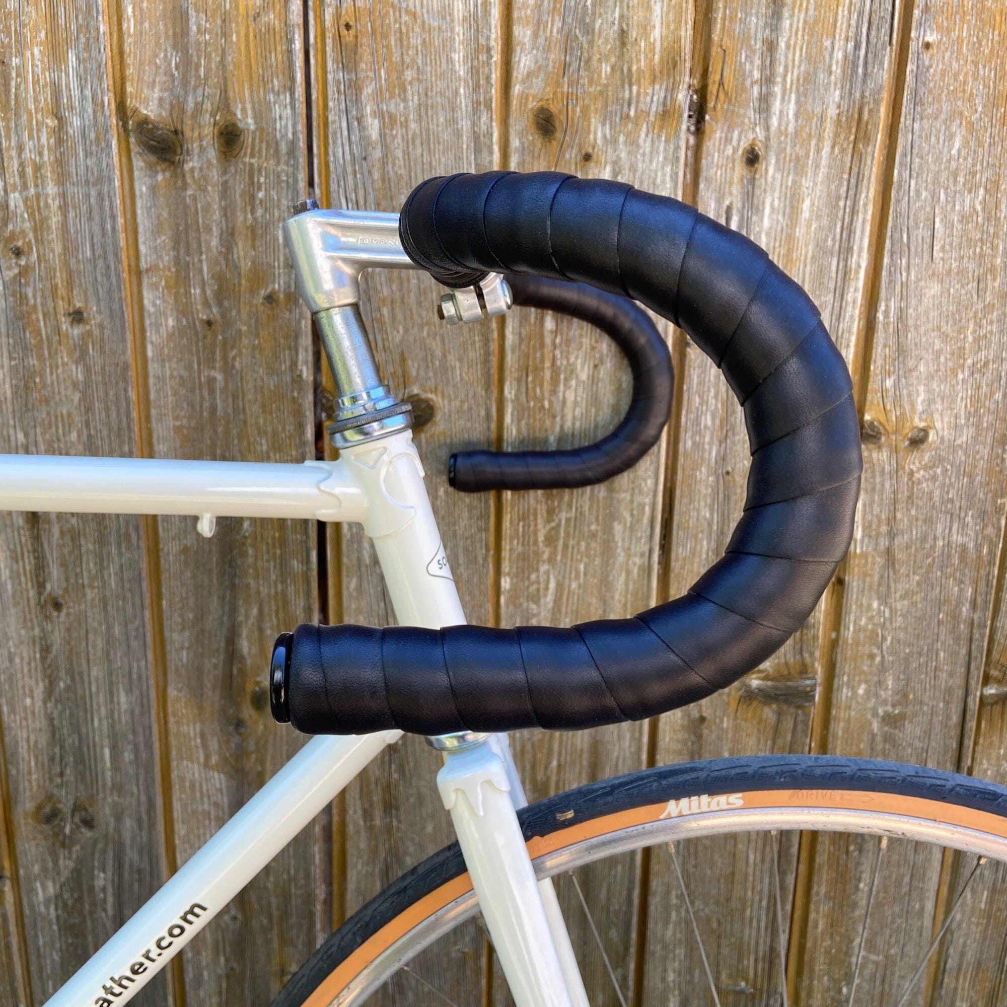 Leather bicycle handlebar discount wrap