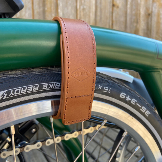 Honey version of Brompton leather wheel frame strap and trousers strap 2in1 side view