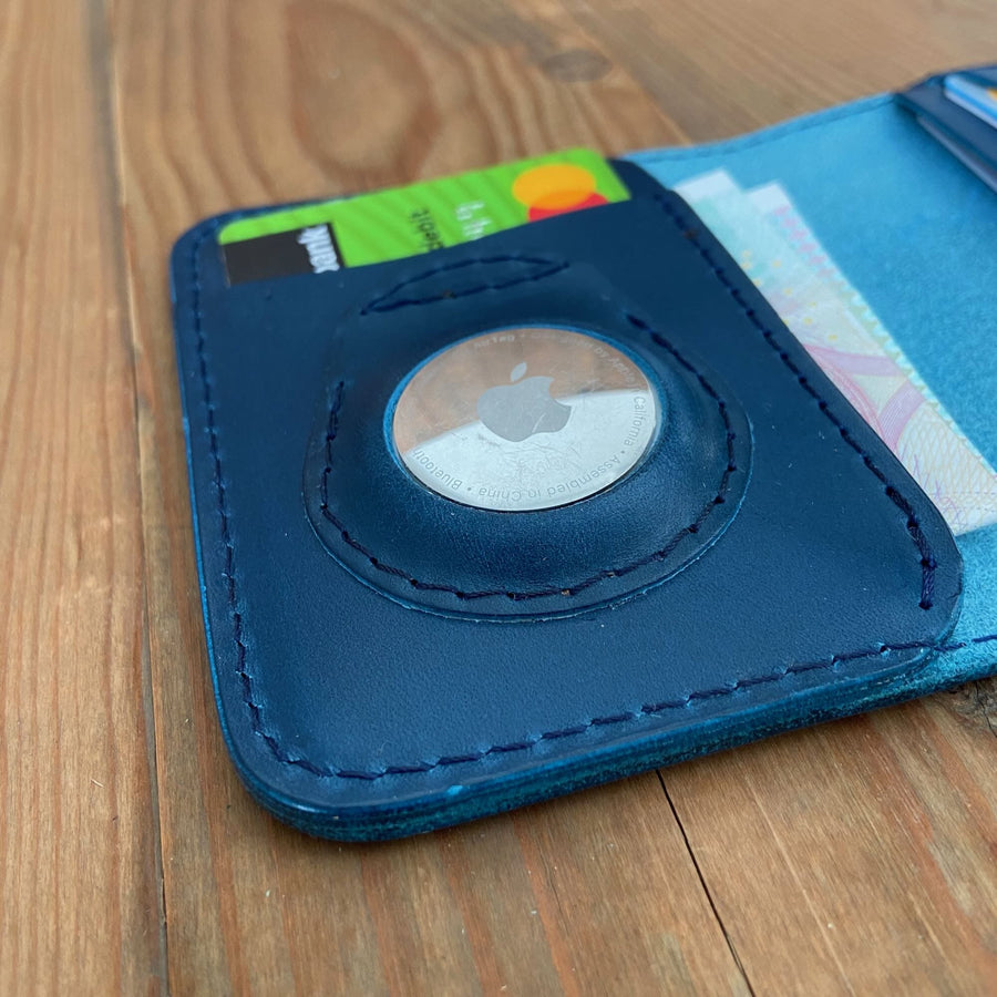 Premium Leather Bifold Airtag Wallet Handcrafted in Europe Souma