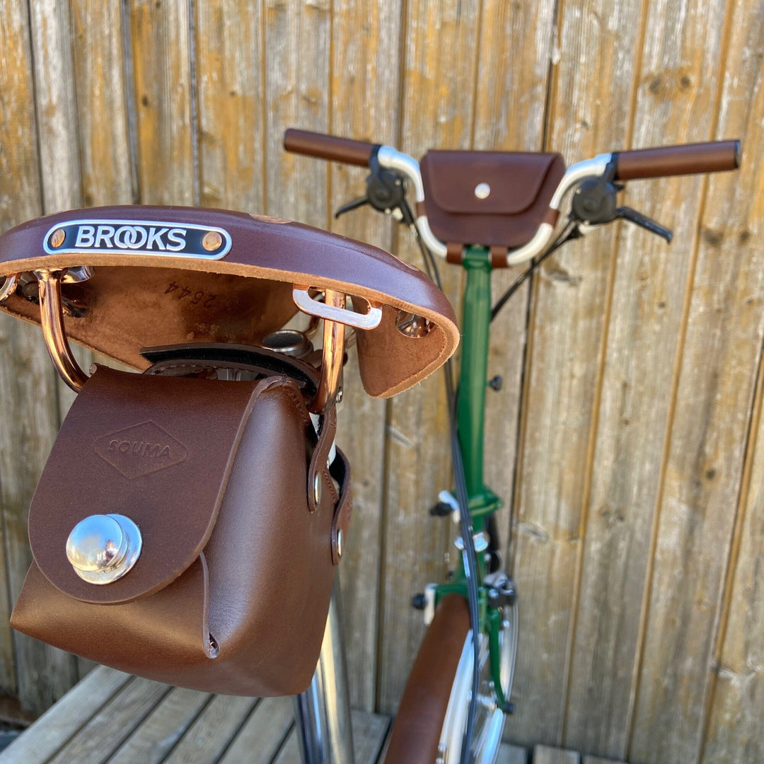 Brompton Leather Saddle Bag brown with silver hardware normal size closure picture